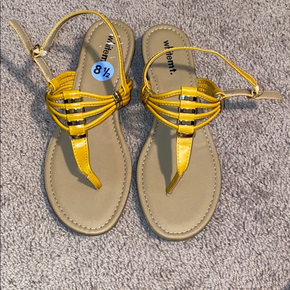 Yellow Stylish sandals 💛 NWOT